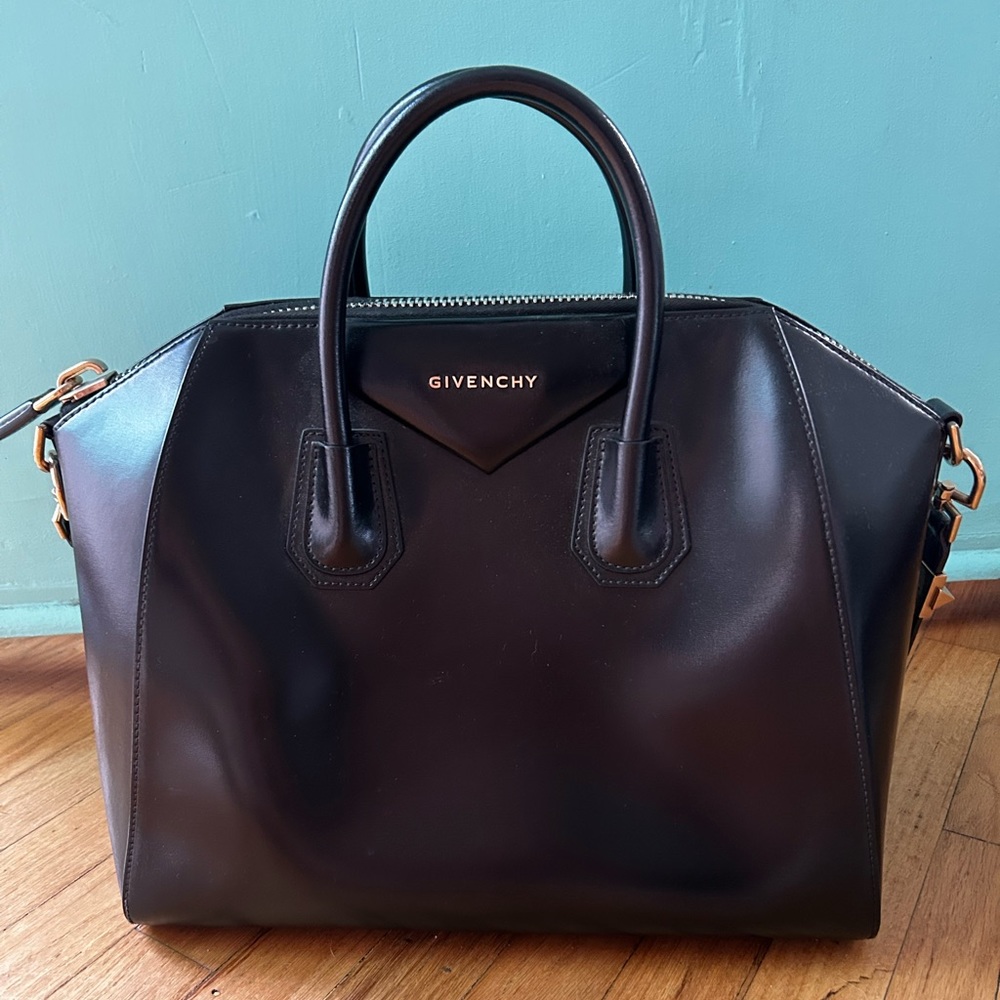 Givenchy Medium Antigona Bag
